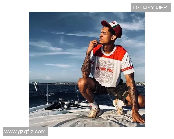 创意足球人偶球星挂件潮流饰品为你点亮个性时尚生活